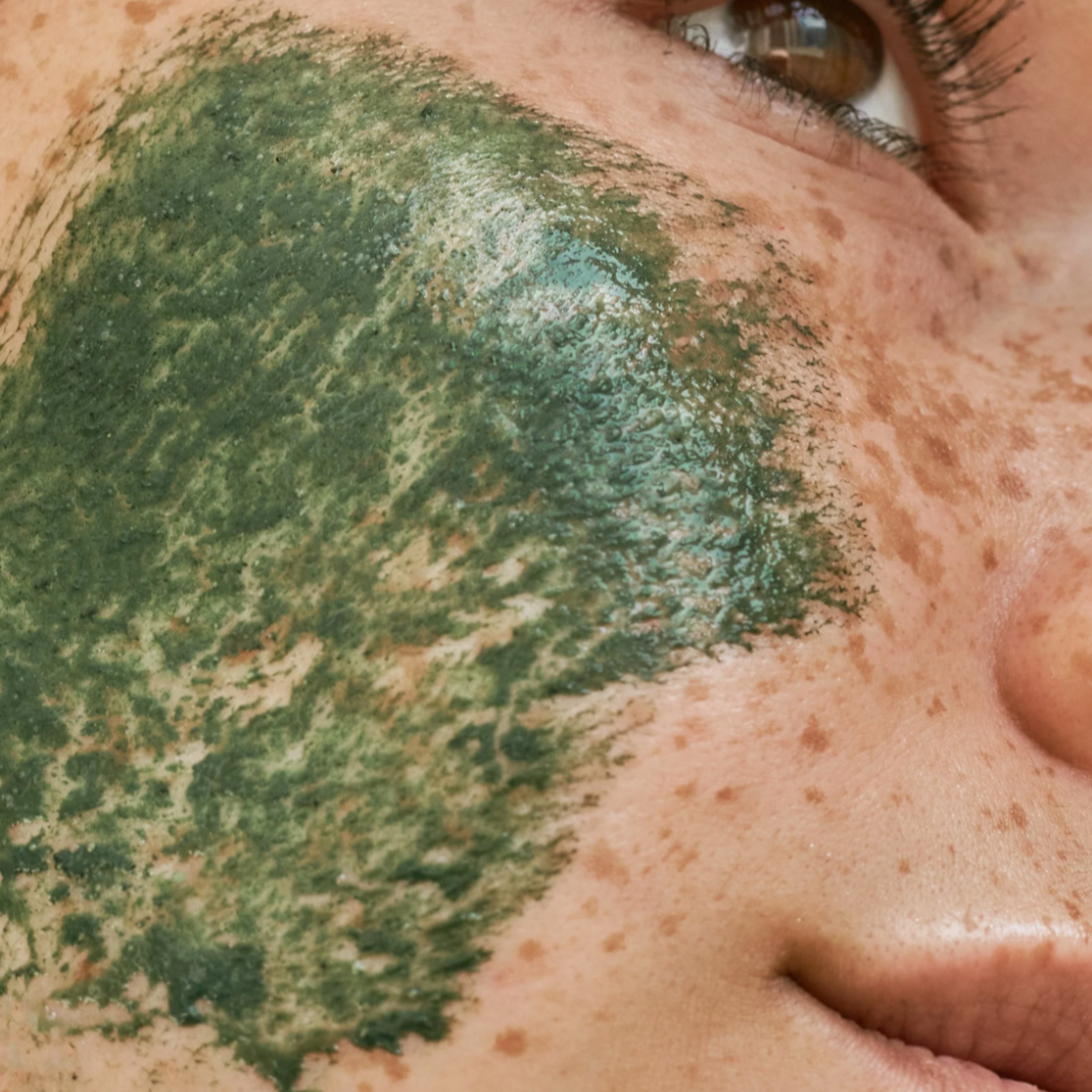 Superfood Powder-to-Mousse Purifying Clay Mask
